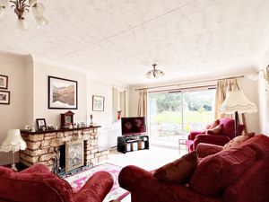 Living Room- click for photo gallery